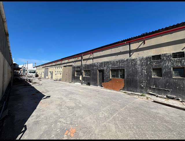 428M² WAREHOUSE TO LET IN EPPING INDUSTRIAL